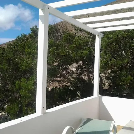 Sleeps 2 Pool Wifi Villa